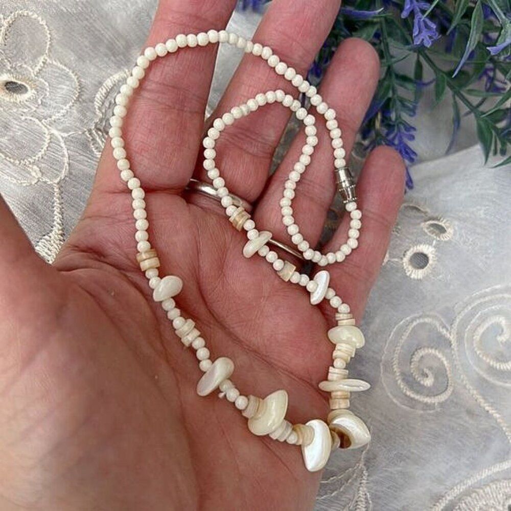 Vintage Natural Mother of Pearl Bead Surfer Necklace - Picture 2 of 7